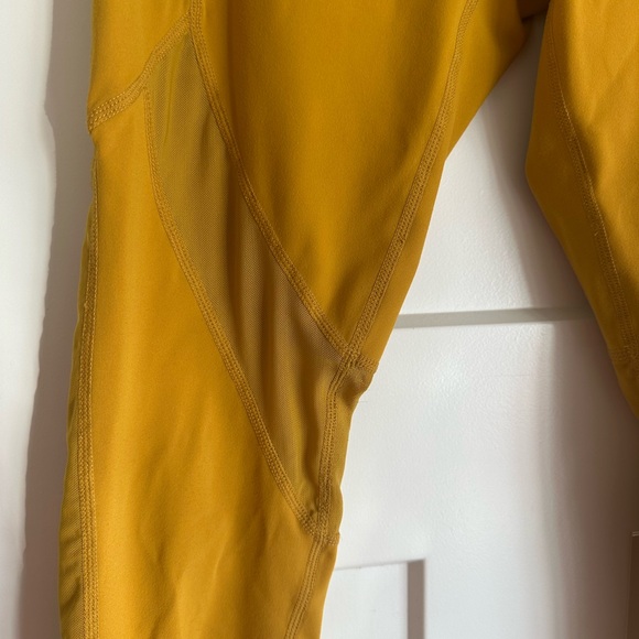 Women’s ZYIA Active Mustard Yellow Crop Leggings women’s size 6-8 - Picture 2 of 6